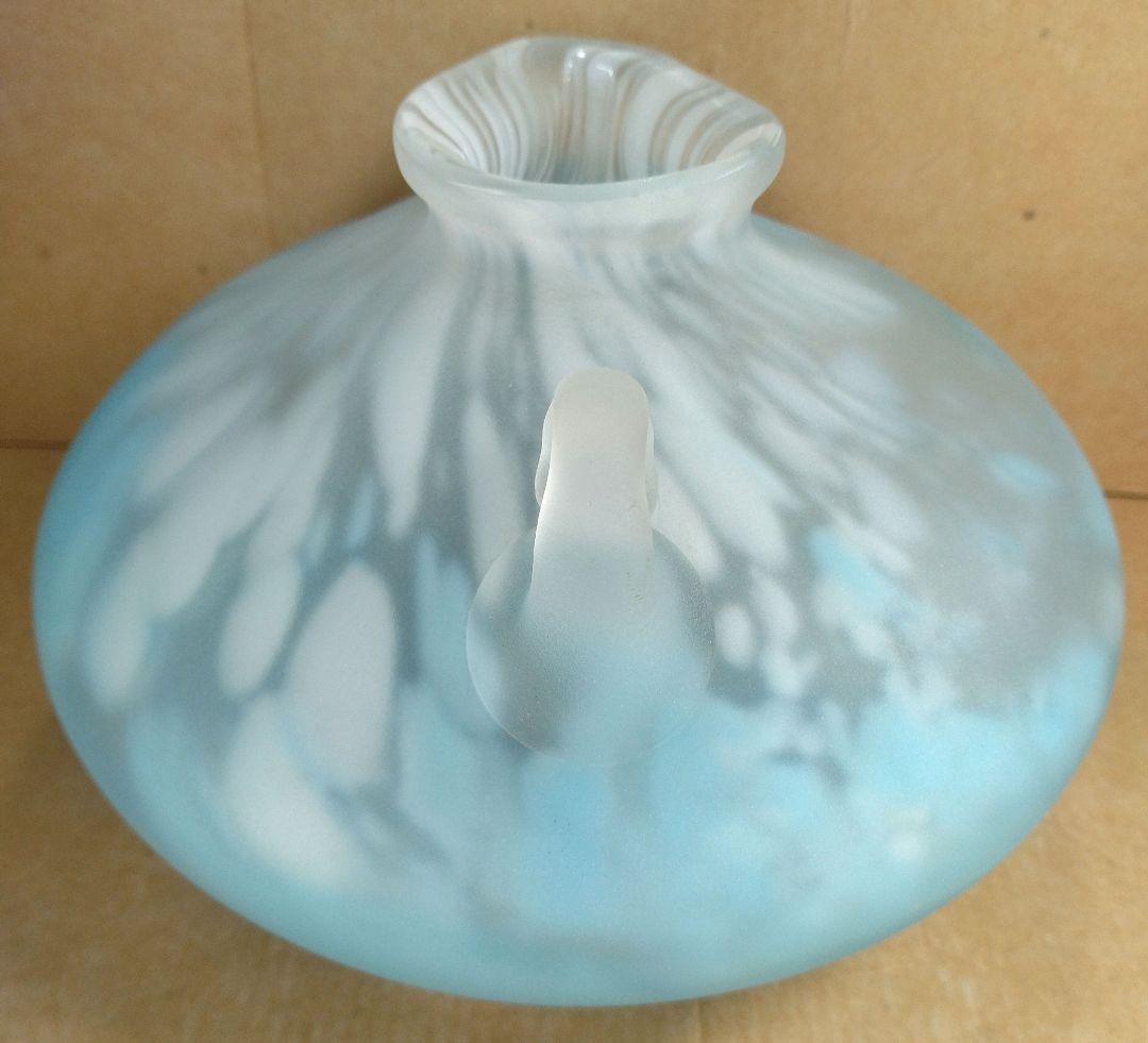【本物保証】藤田喬平 手吹 花瓶(水色,白系) 共箱 栞 ｗ17㎝ 手吹ガラス