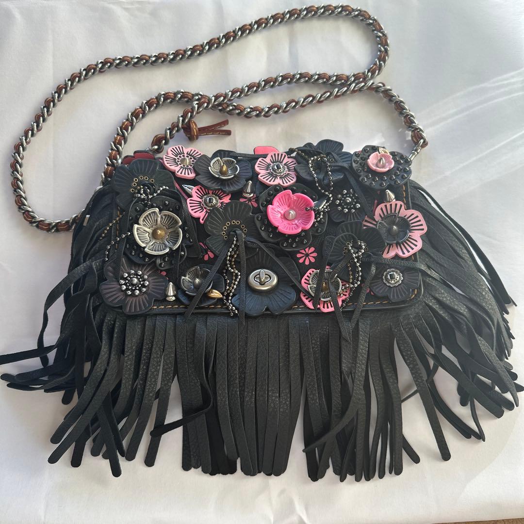 超美品COACH コーチ￼ パーティー、クラッチバッグ 黒花