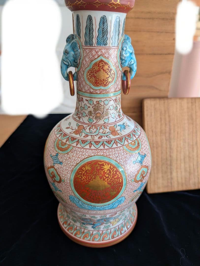 九谷焼　陶源　花瓶　金襴手