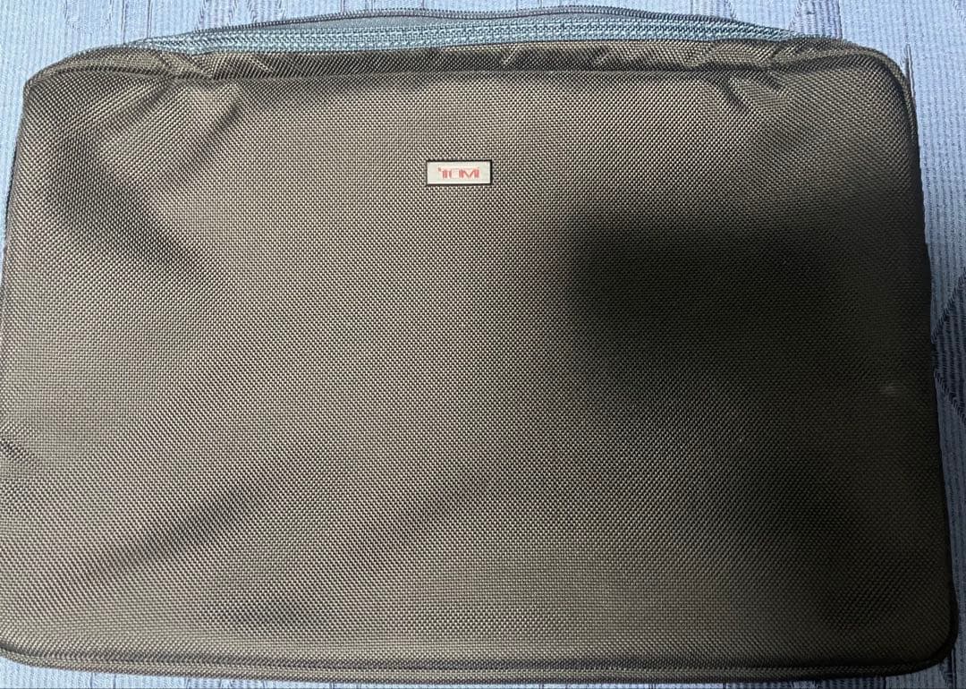 TUMI アルファ　26141D2 ビジネスバッグ　PC A4 大容量