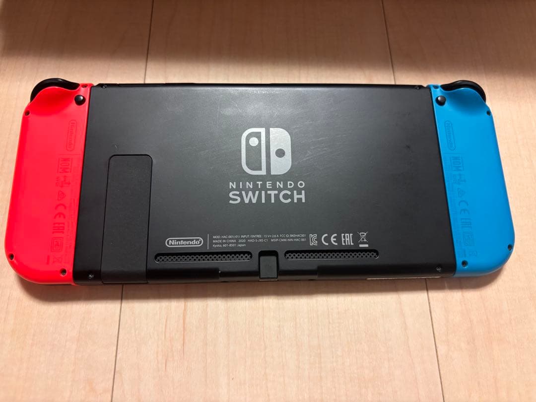 Nintendo Switch 本体 青赤 付属品付き　スヌーピーケース付き