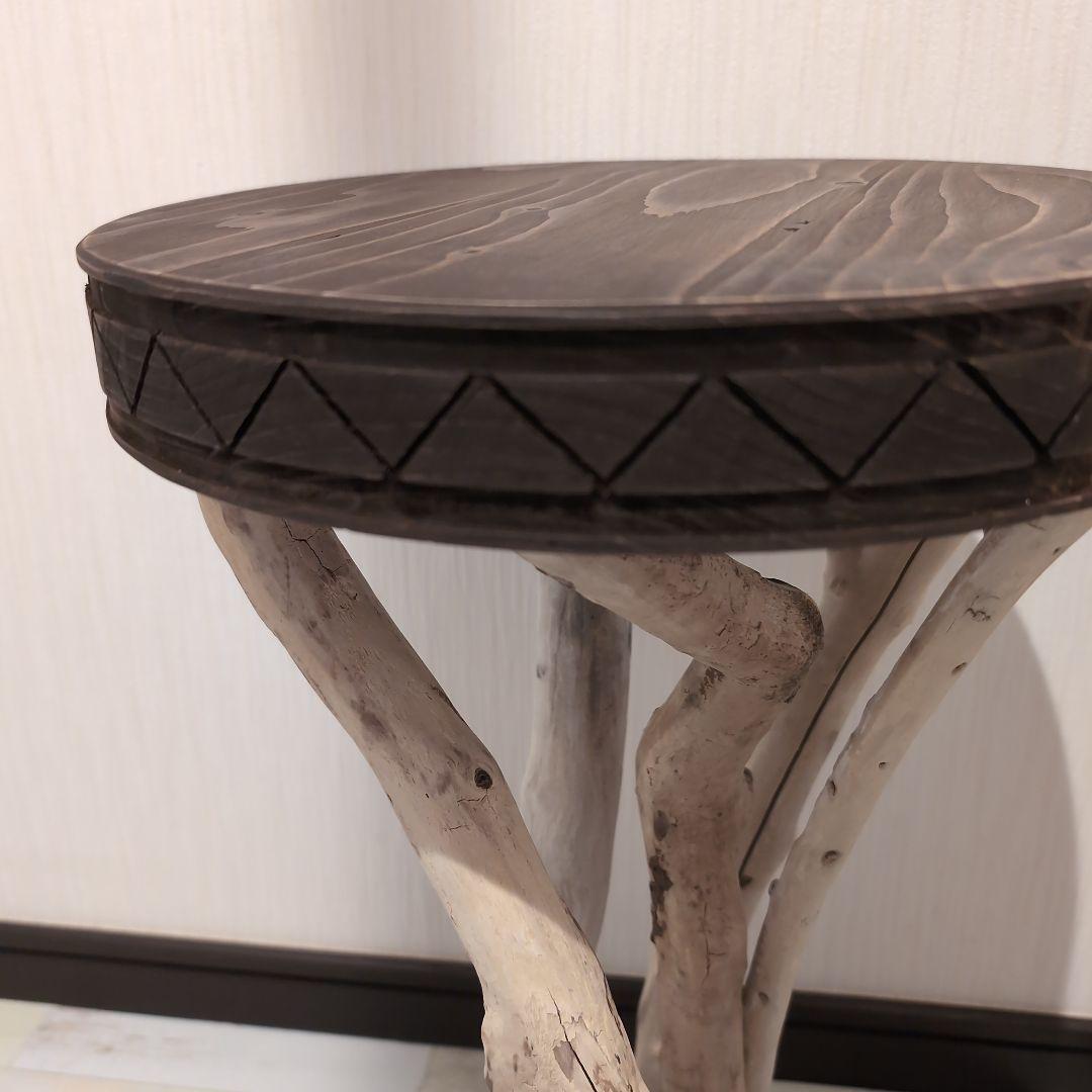 木と流木。アジアンテイスト円型ローサイドテーブル