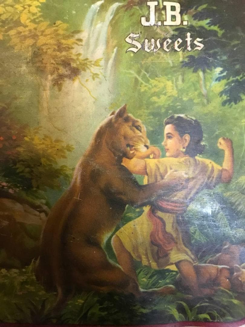 ブリキ缶　1950年代　インドのキャンディ缶　森の美女のリトグラフ