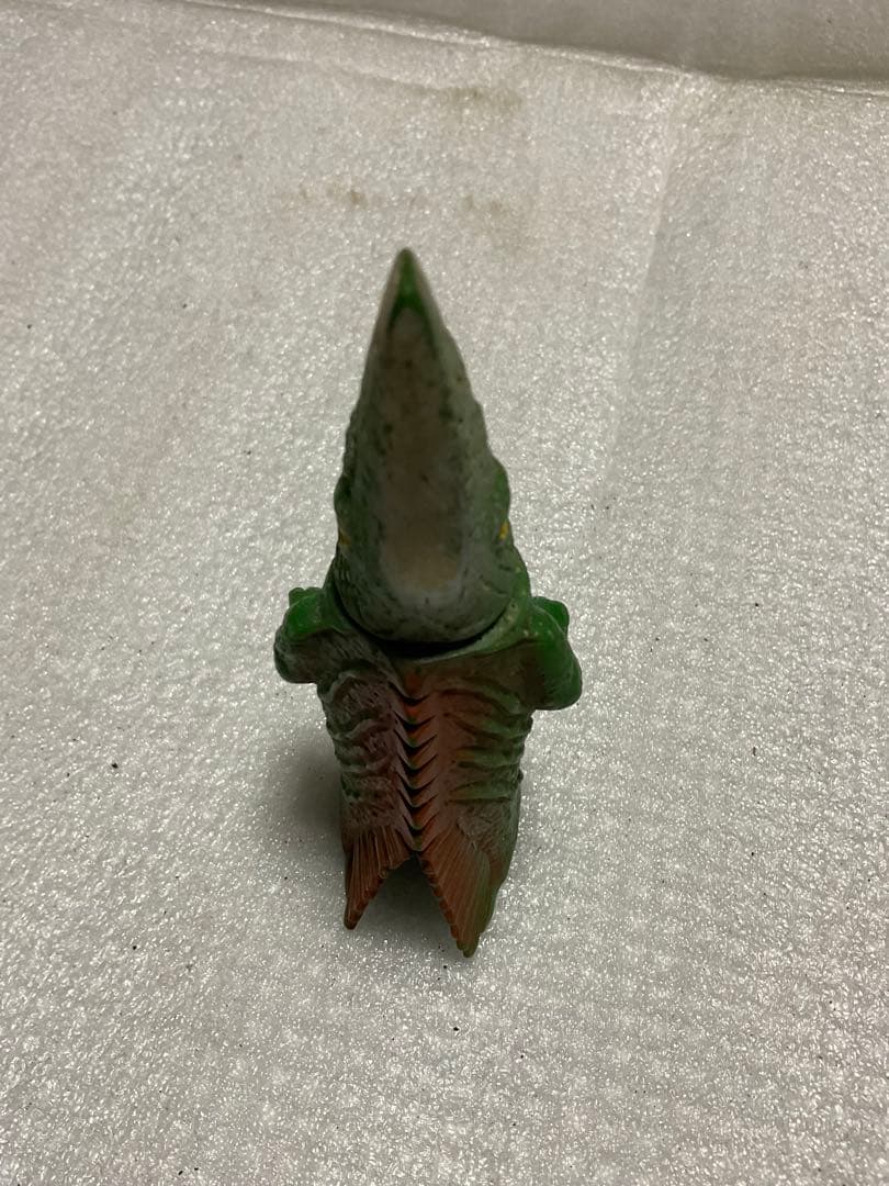 ギロン／ガメラ怪獣シリーズ。首が可動、10cm位。【包袋なし　社名不明？©️大映】