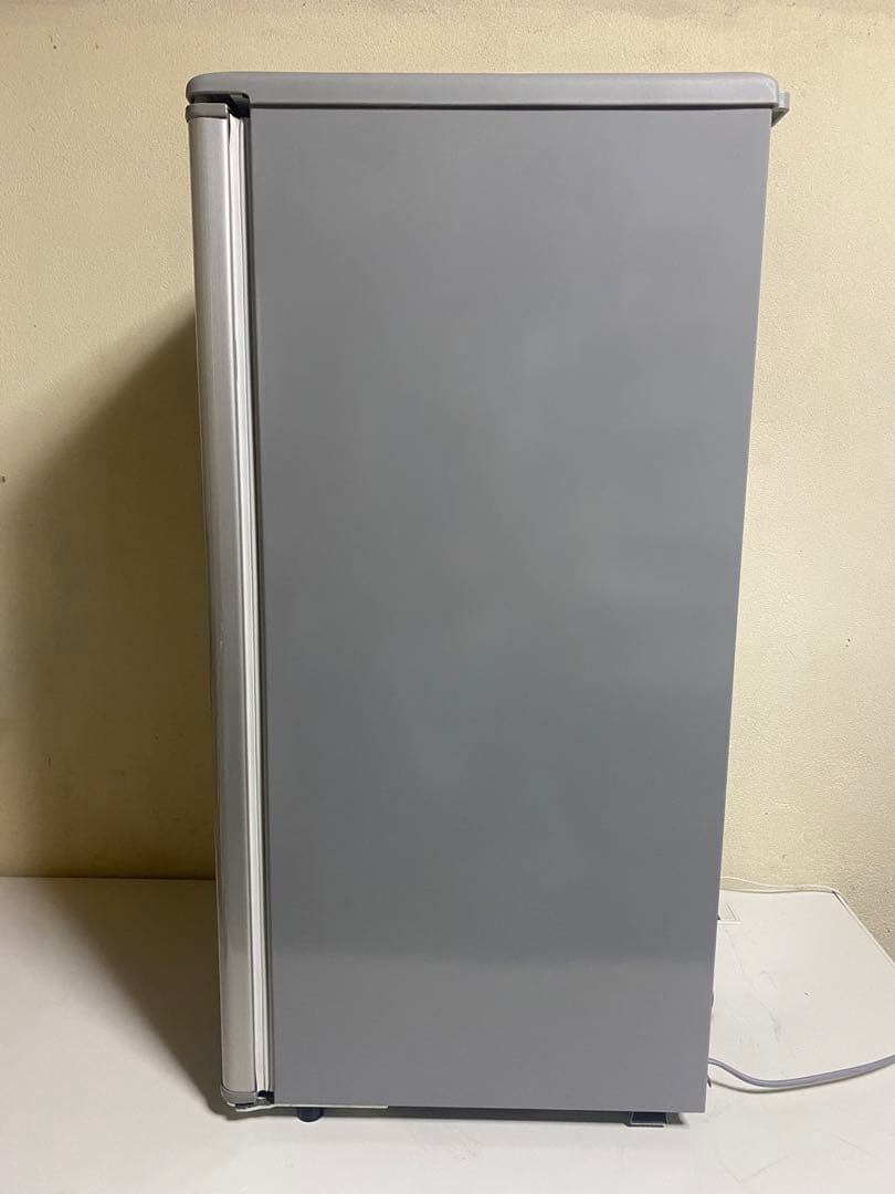 2012年製 AQUA 1ドア冷蔵庫 AQR-81A 75L 冷凍スペース付き