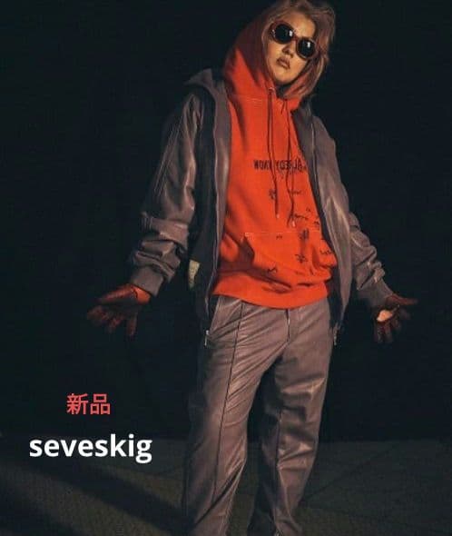 お値下げ！新品【 SEVESKIG(セヴシグ) 】パーカー　Lサイズ