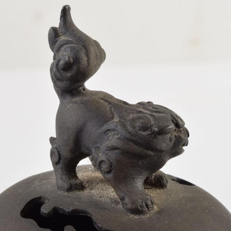 中国　古銅宣徳銅　獅子摘　刻漢詩文　三つ足香炉　N　9001
