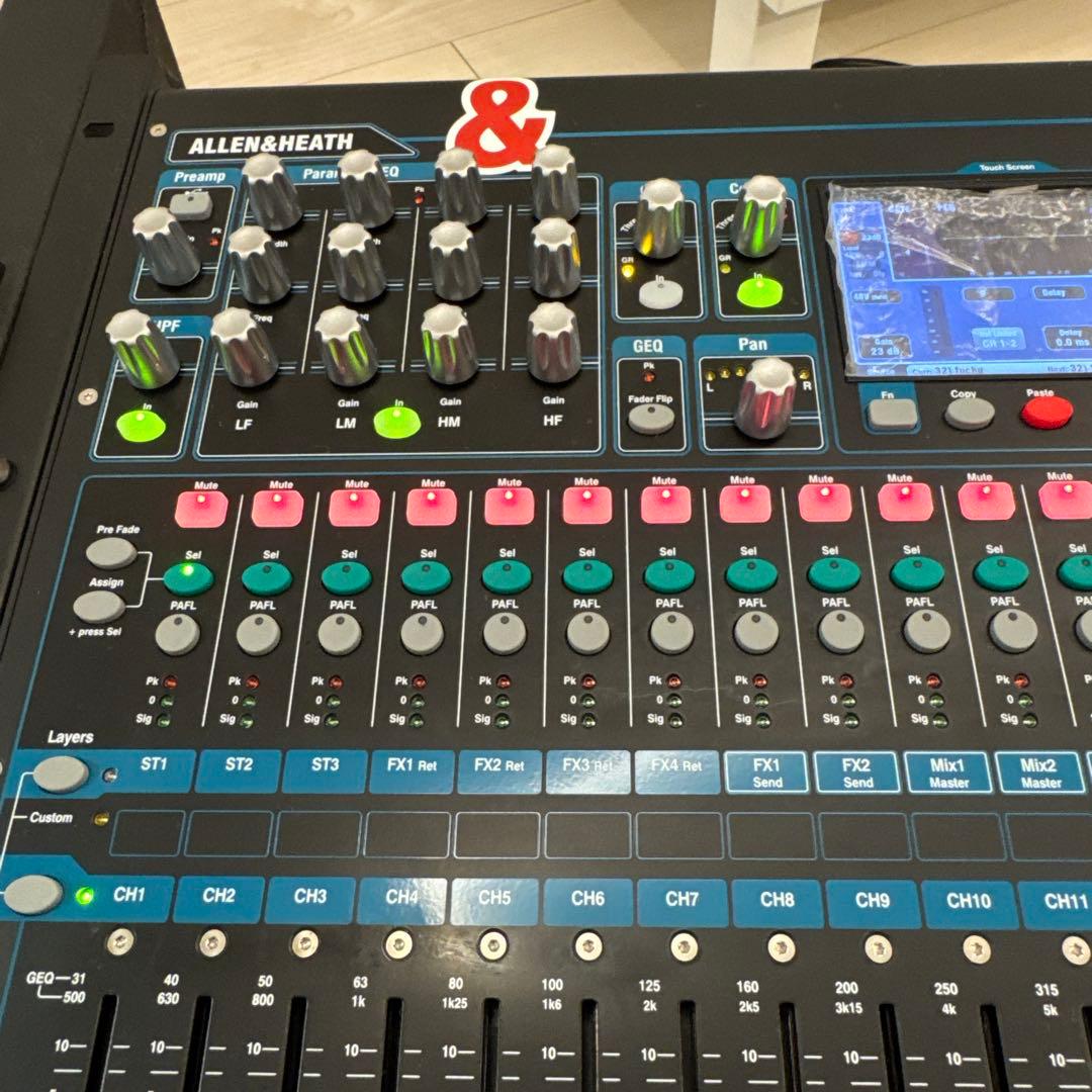 ALLEN&HEATH Qu-16c (SKBケース付き)