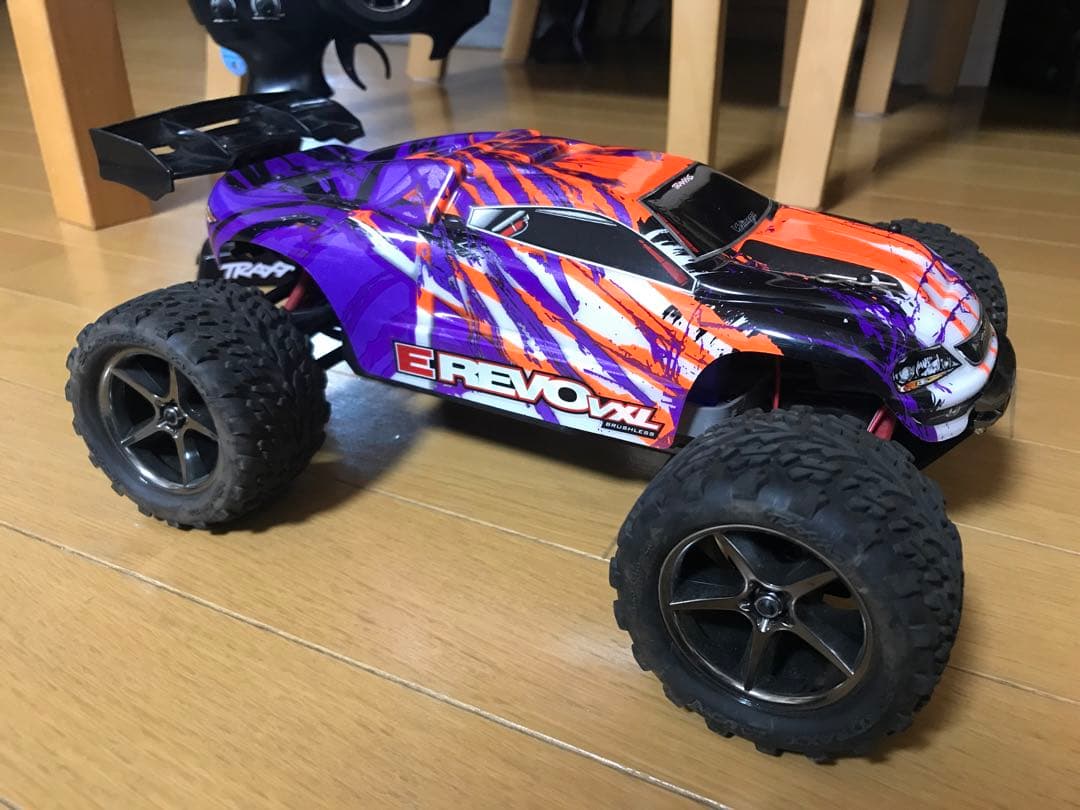 TRAXXAS EREVO VXL 1/16スケール　ブラシレス