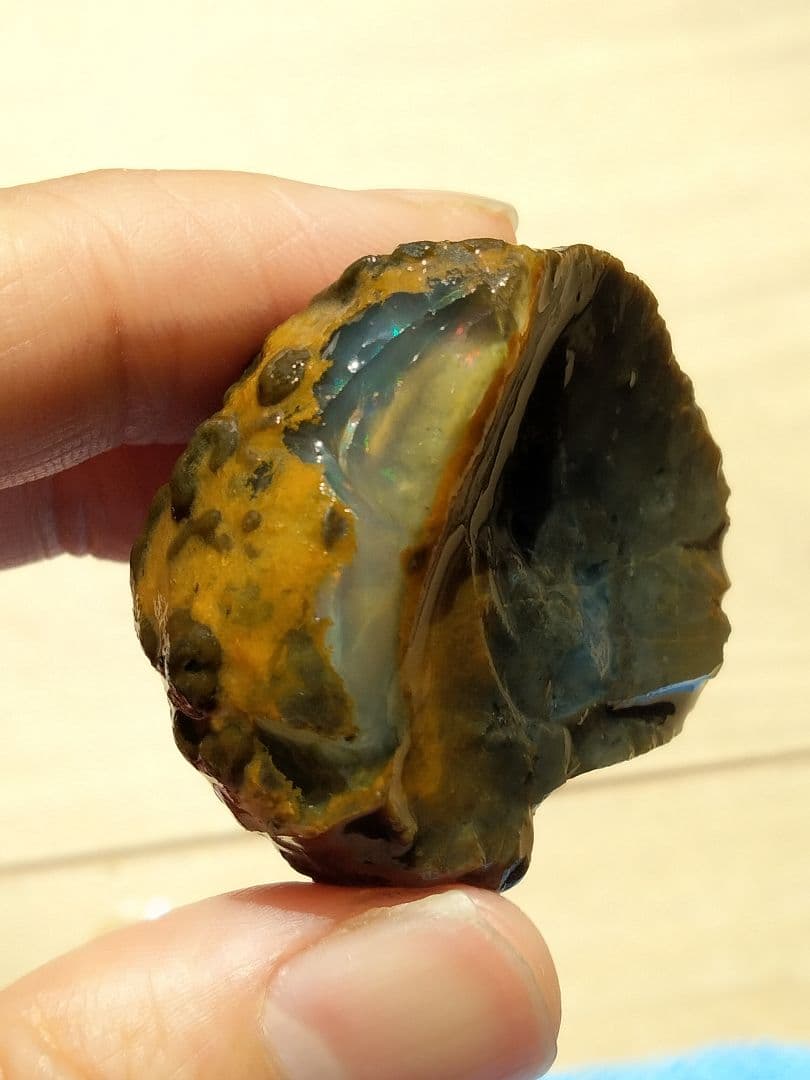 国産オパール　原石　国産　鉱物　国産鉱物　オパール　原石　美しいオパール123