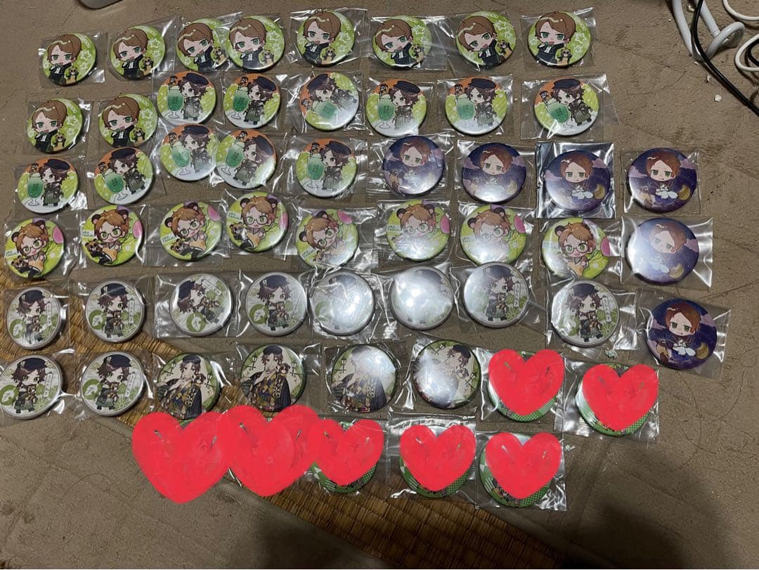 浦島坂田船、XYZなどの缶バッジ