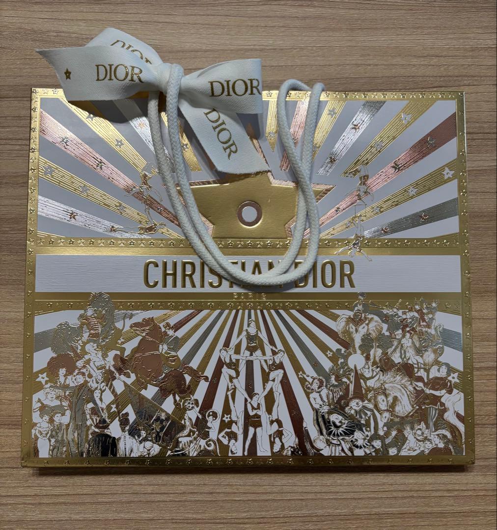 【限定品】Dior ディオール スノー エッセンス ホリデー★サンプル付