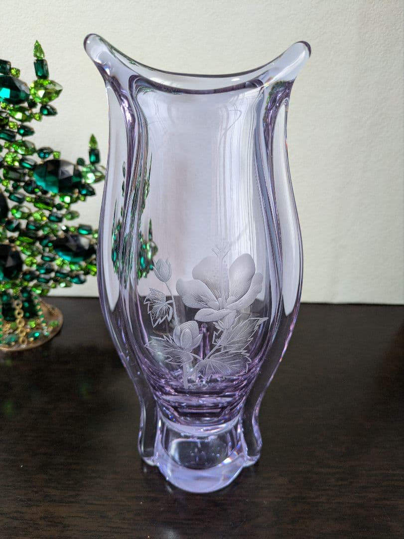 薄紫色の花瓶 　アレキサンドライト　サインアリ　変色ガラス　28cm お値下げ中