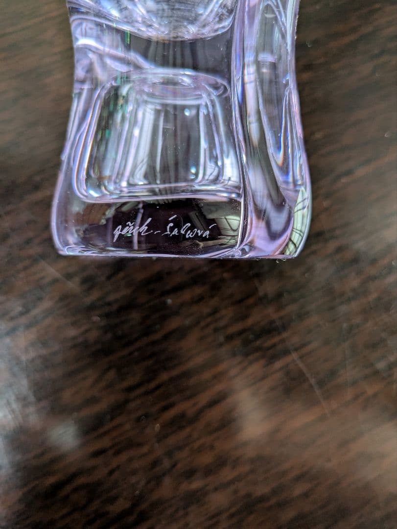 薄紫色の花瓶 　アレキサンドライト　サインアリ　変色ガラス　28cm お値下げ中