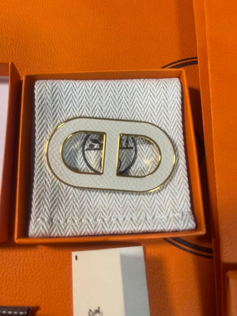 新品未使用　エルメスHERMES ブローチ　シェーヌダンクル　クレ　ゴールド