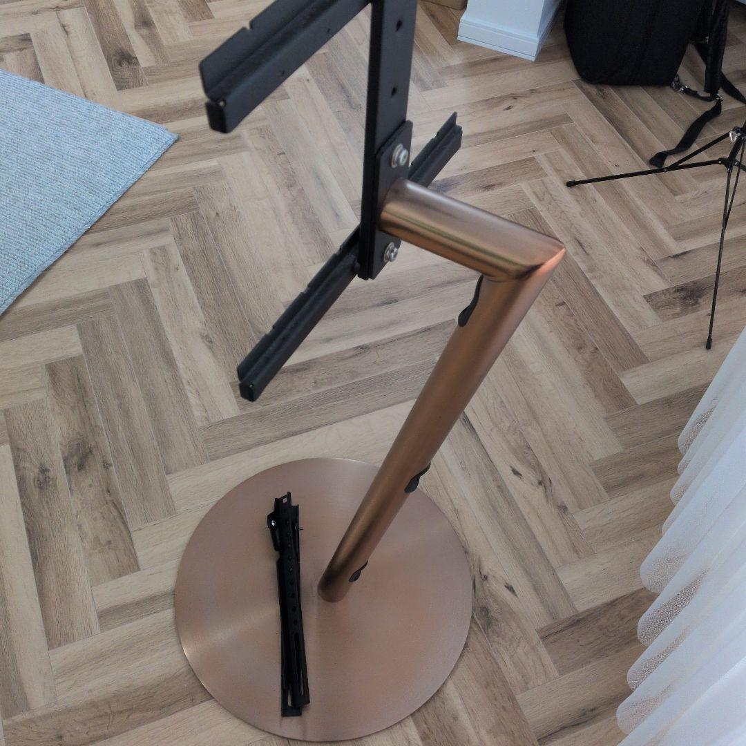 equals　anataIRO テレビ台　コッパー