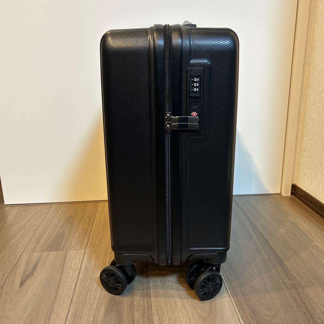 TIGERS ブラック キャリーケース