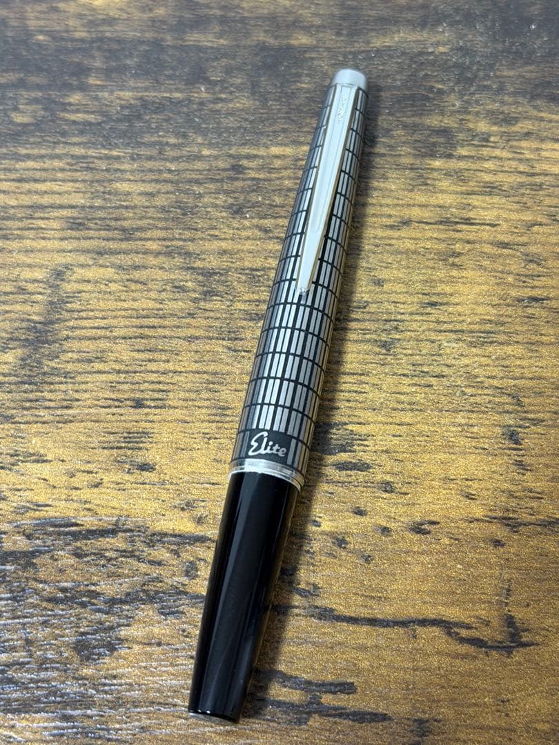 新品未使用　1976年製　蝕刻　エリート　18金　万年筆　パイロット　細字