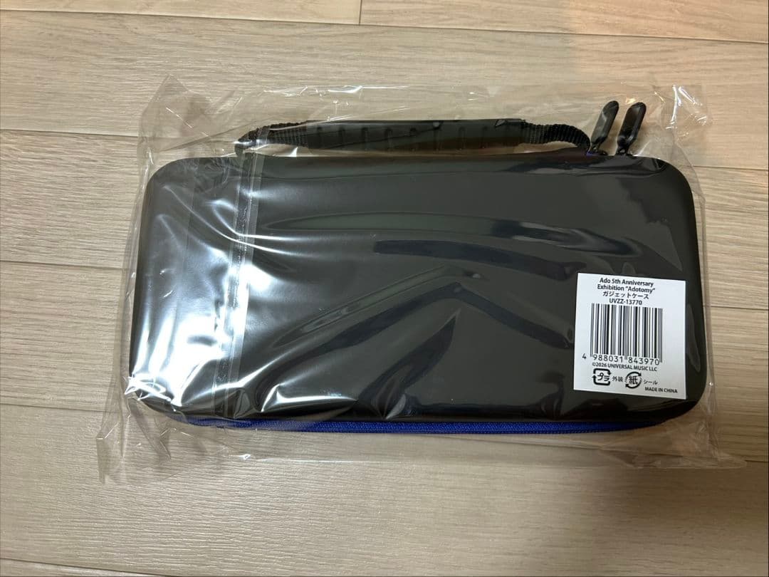 Ado 5th Anniversary Adotomy ガジェットケース