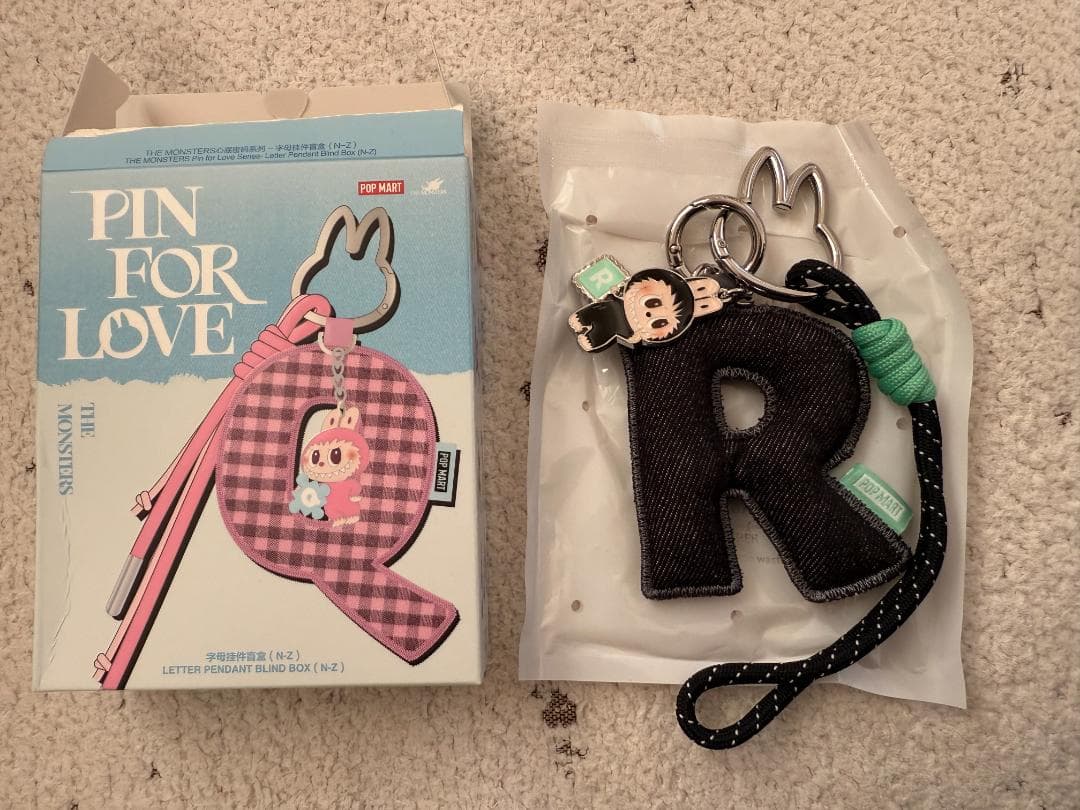『Rセット』POPMART LABUBU PIN FOR LOVE キーホルダー