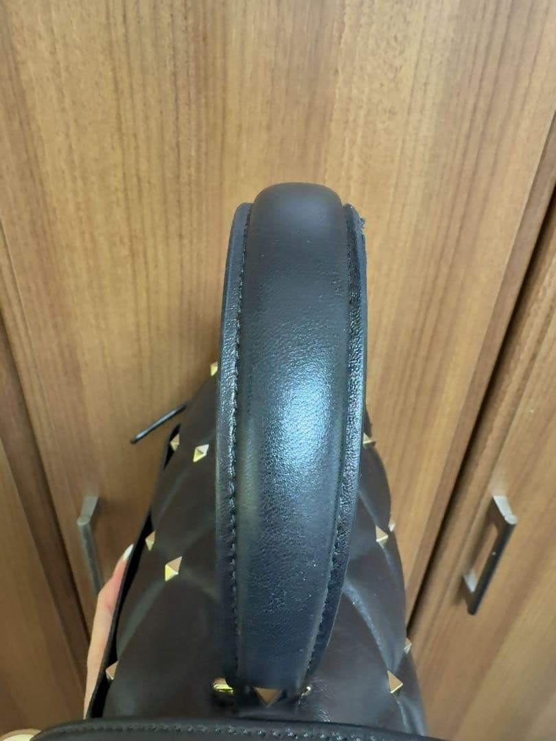 ¥82,000→¥69,500バレンティノ キャンディースタッズレザーバッグ