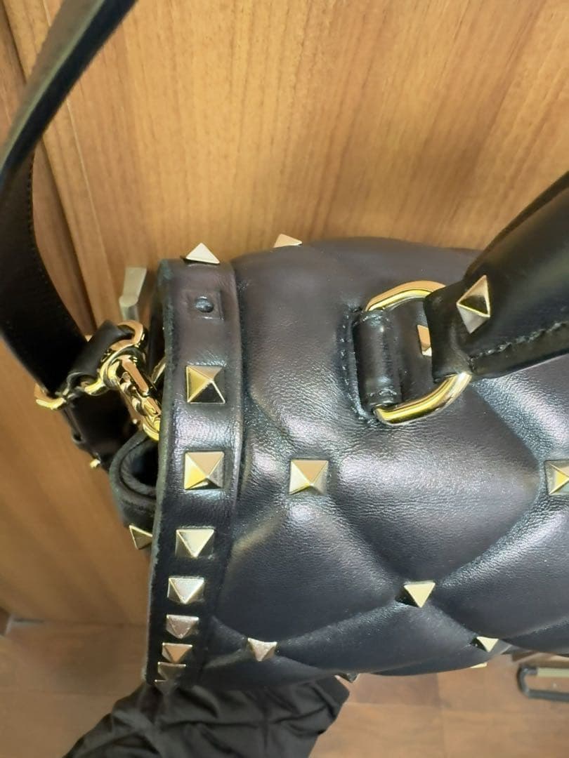 ¥82,000→¥69,500バレンティノ キャンディースタッズレザーバッグ