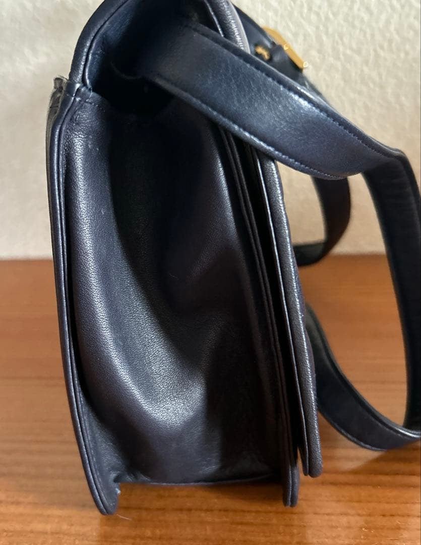 ヴァレンティノ ガラヴァーニ ショルダーバッグ　ネイビー