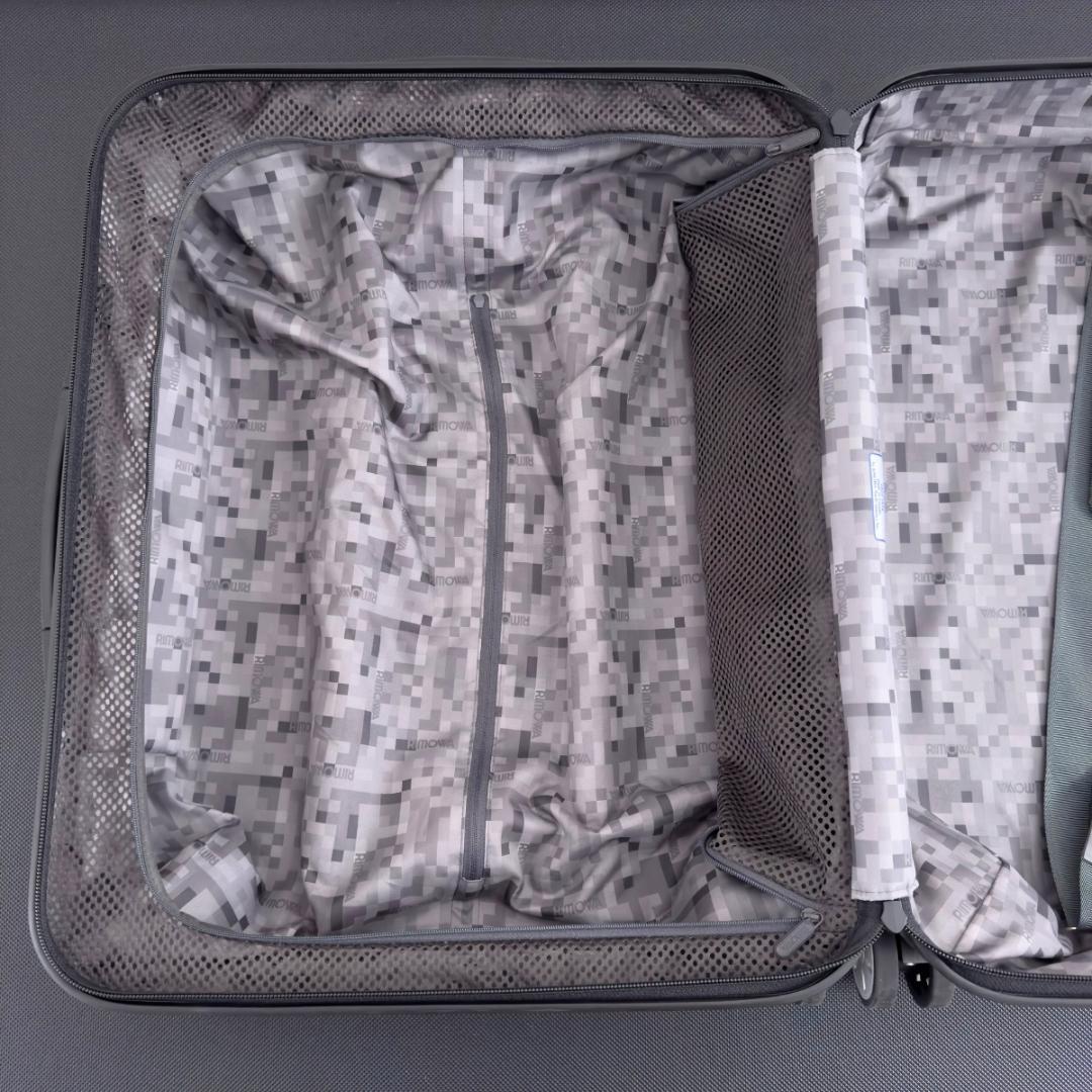 リモワ サルサ 47L 4輪 TSAロック キャビンプラス マットブラック