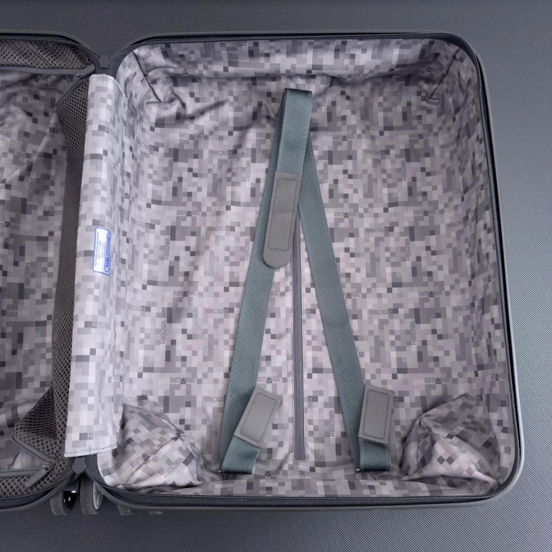 リモワ サルサ 47L 4輪 TSAロック キャビンプラス マットブラック