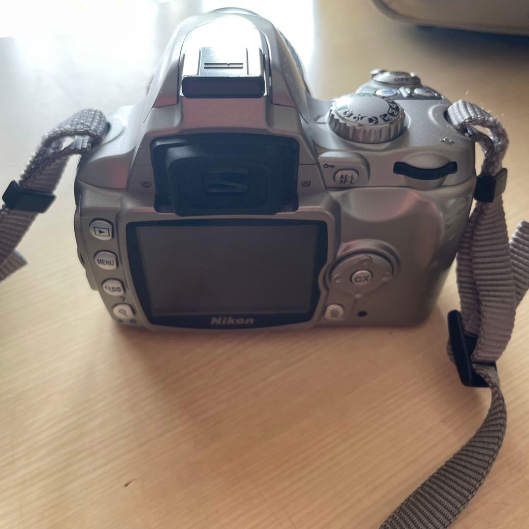 【最終値下！】Nikon D40 ダブルズームレンズ　シルバー