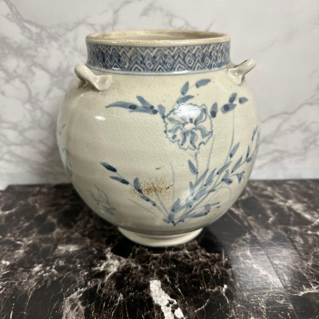 時代、伊万里、三耳壺。　　無傷。