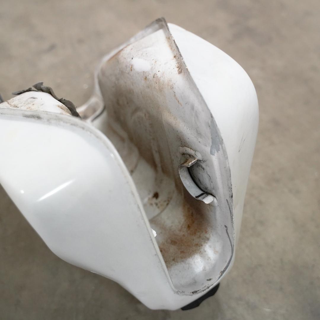 YAMAHA ヤマハ TT250R ガソリンタンク　無地　ホワイト　鍵付き