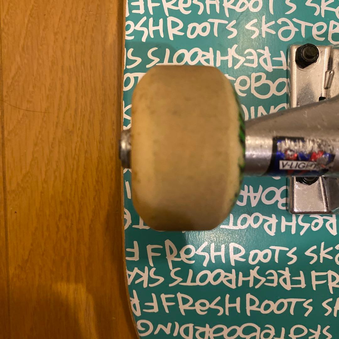 スケボー　コンプリート　ベンチャー　スピットファイヤ　チャイナボーンズ組