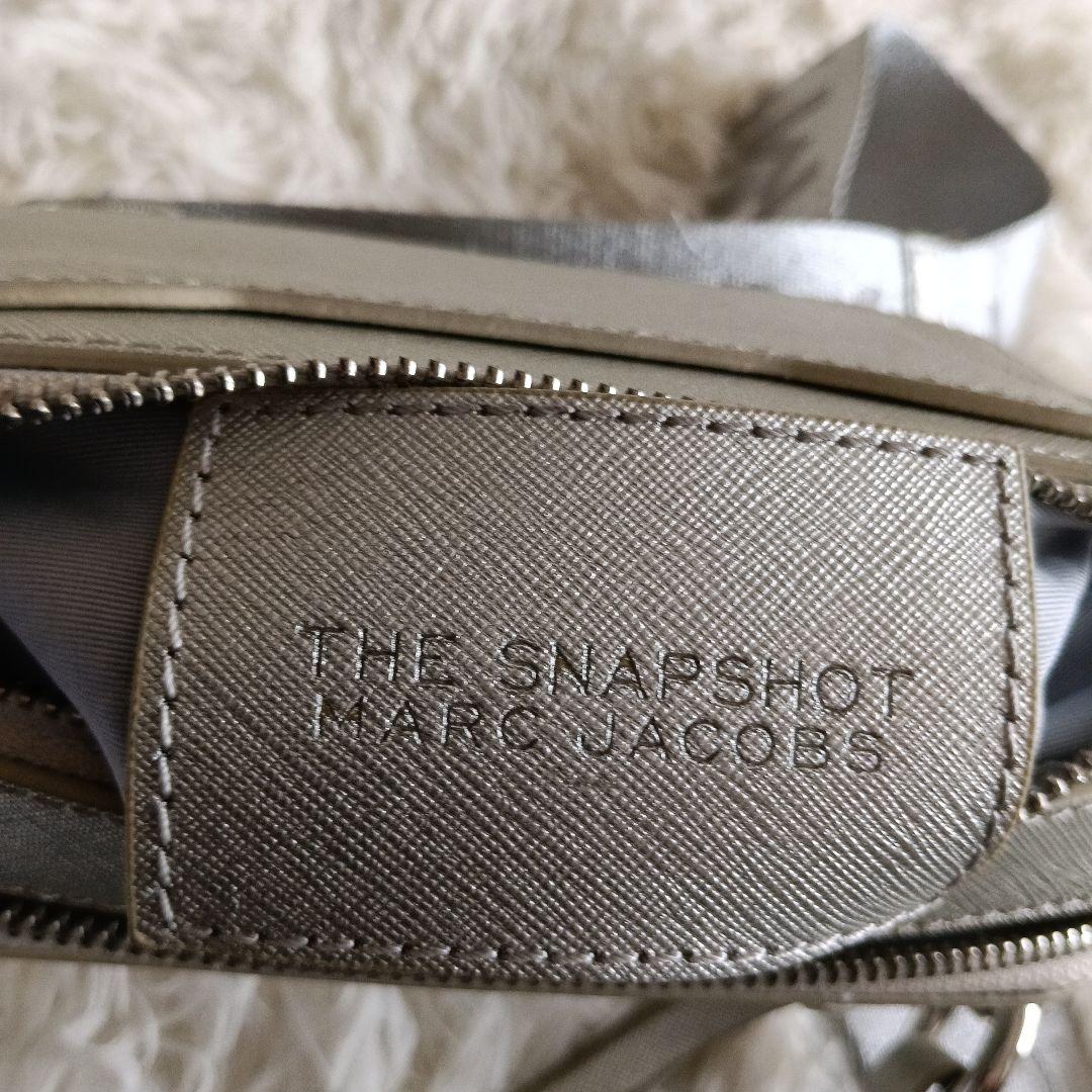 MARK JACOBSマークジェイコブスシルバーショルダーバッグ