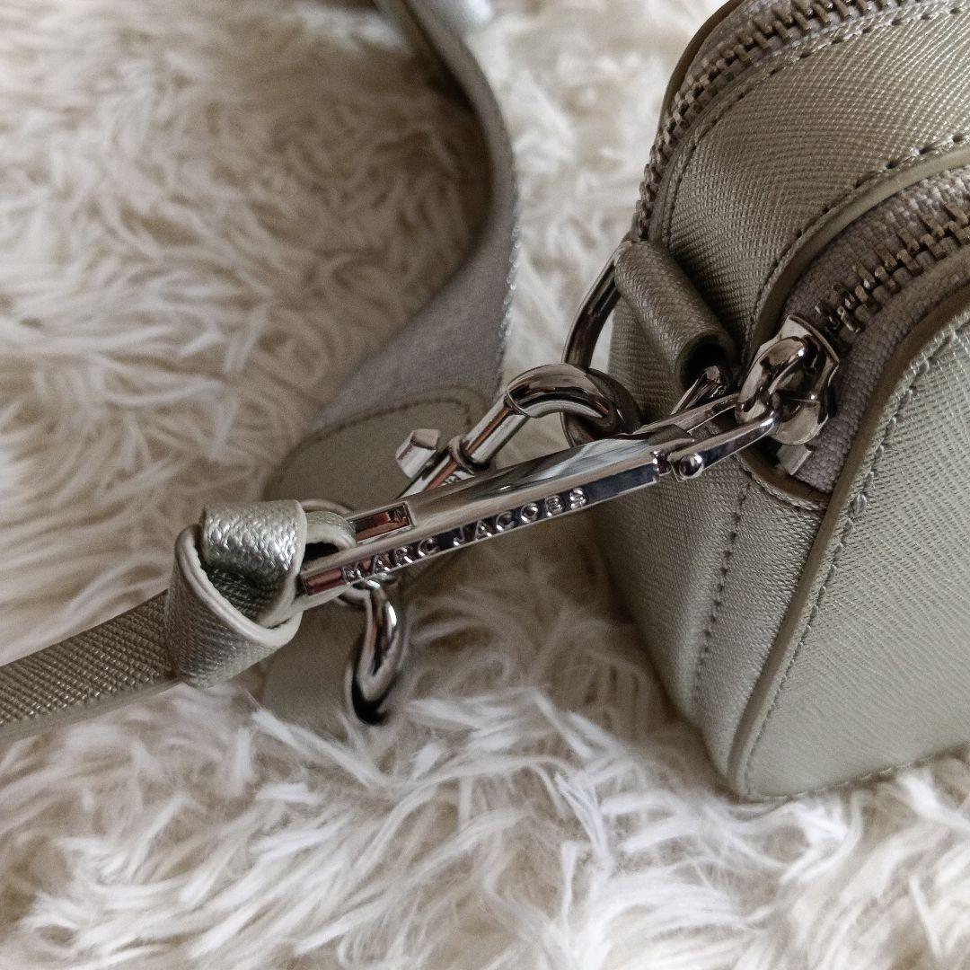 MARK JACOBSマークジェイコブスシルバーショルダーバッグ