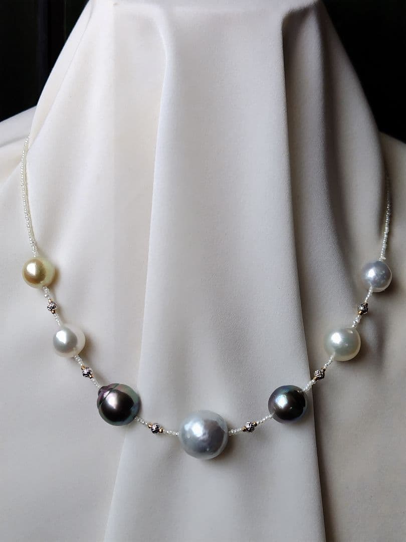 白蝶、黒蝶真珠、アコヤ砂芥子パール オメガ風ネックレス