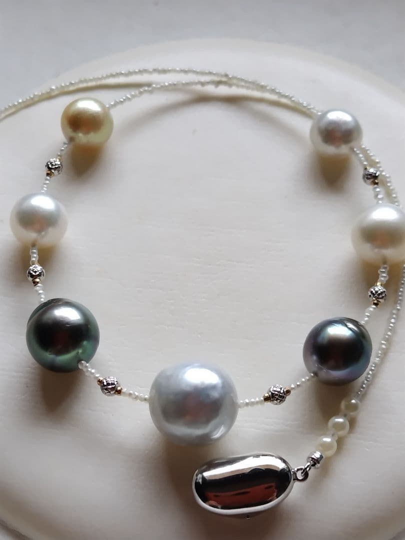 白蝶、黒蝶真珠、アコヤ砂芥子パール オメガ風ネックレス