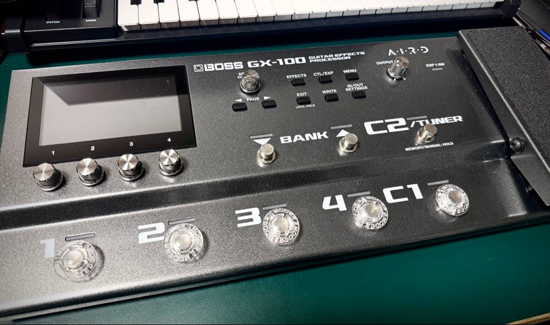 【専用ケース/スイッチカバー付き】BOSS GX-100