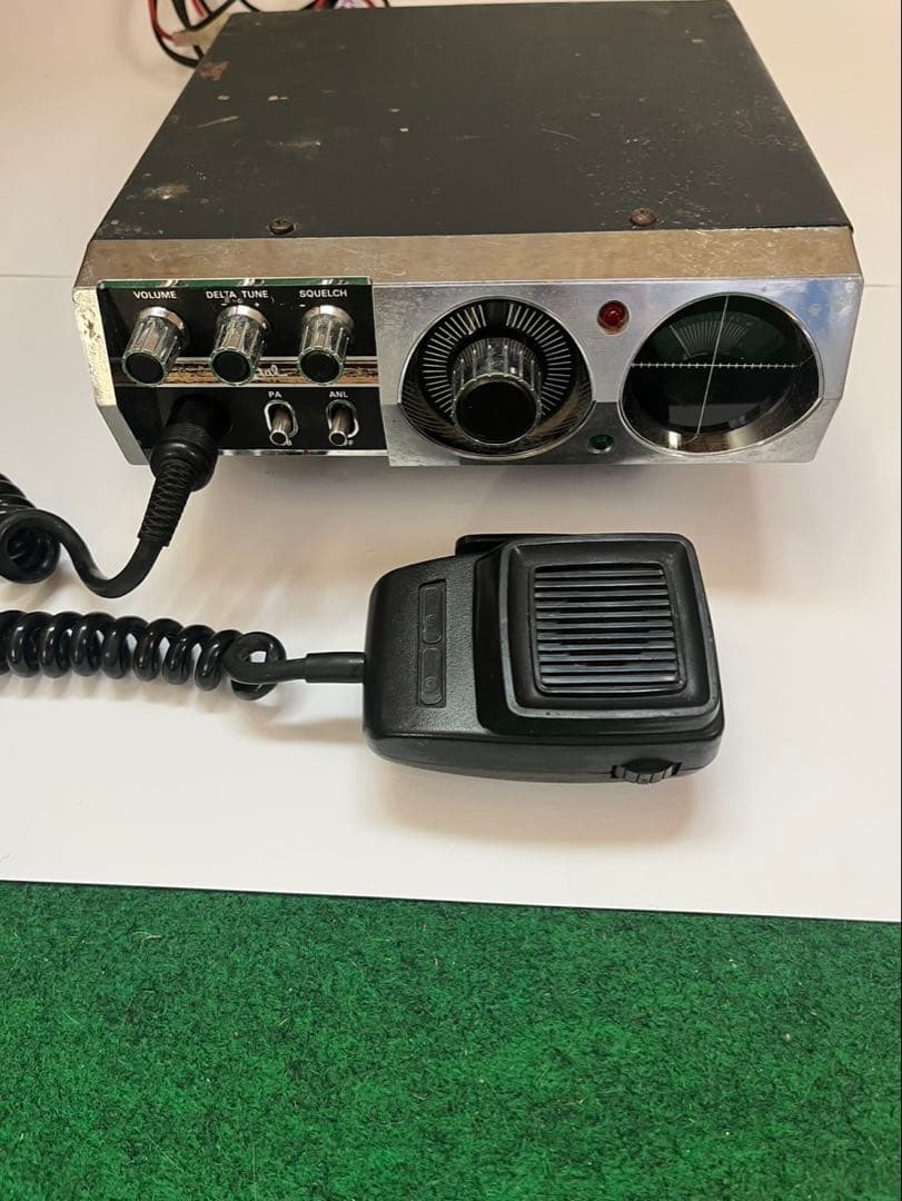 当時のレトロ無線機 受信機 多機能モデル