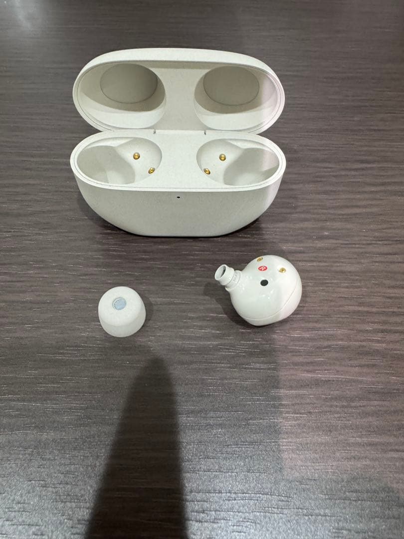 【美品】sony wf-1000xm5 充電器付き