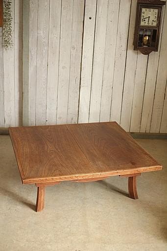 古い木製無垢材のテーブル　座卓