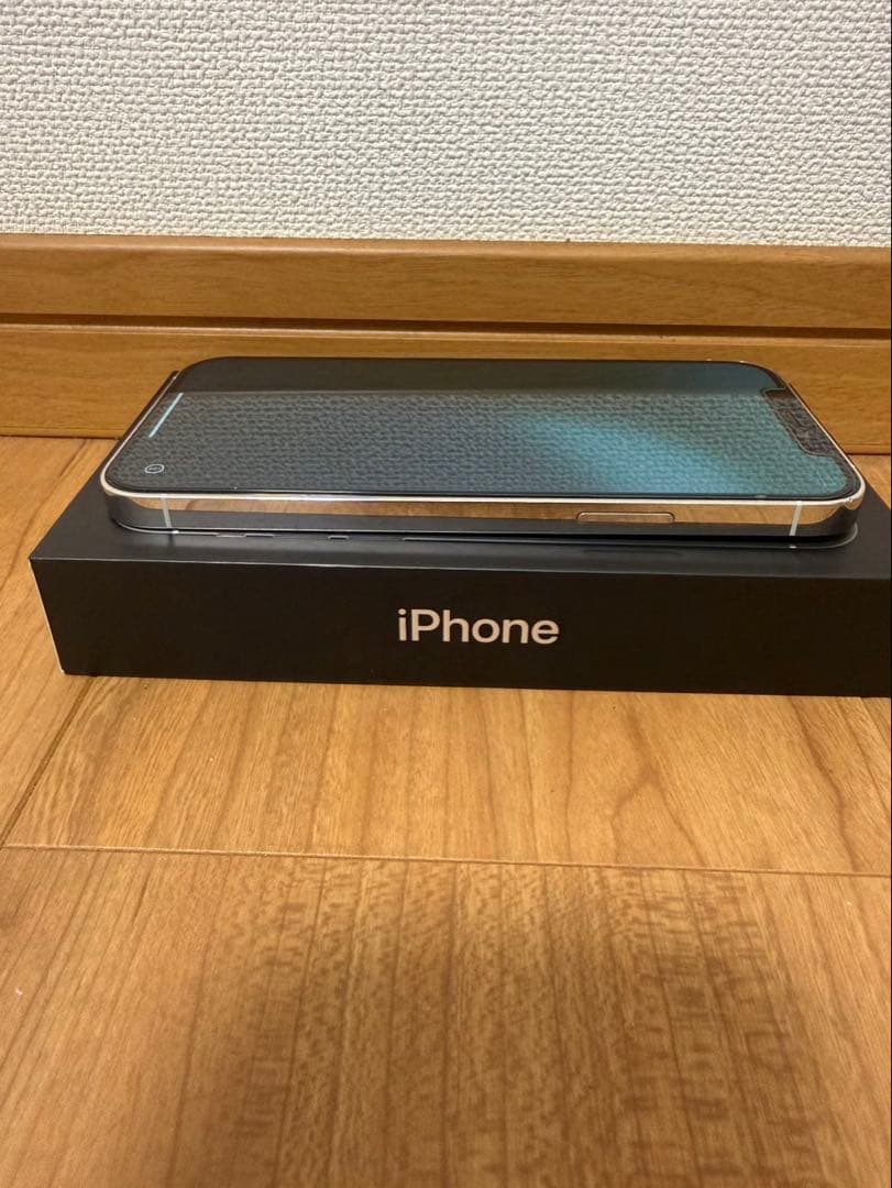 iPhone 12 Pro 128GB 本体 保護フィルム付き
