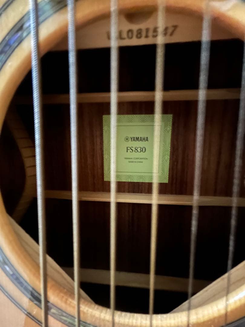 Yamaha FS830 アコースティックギター　入れ物あり