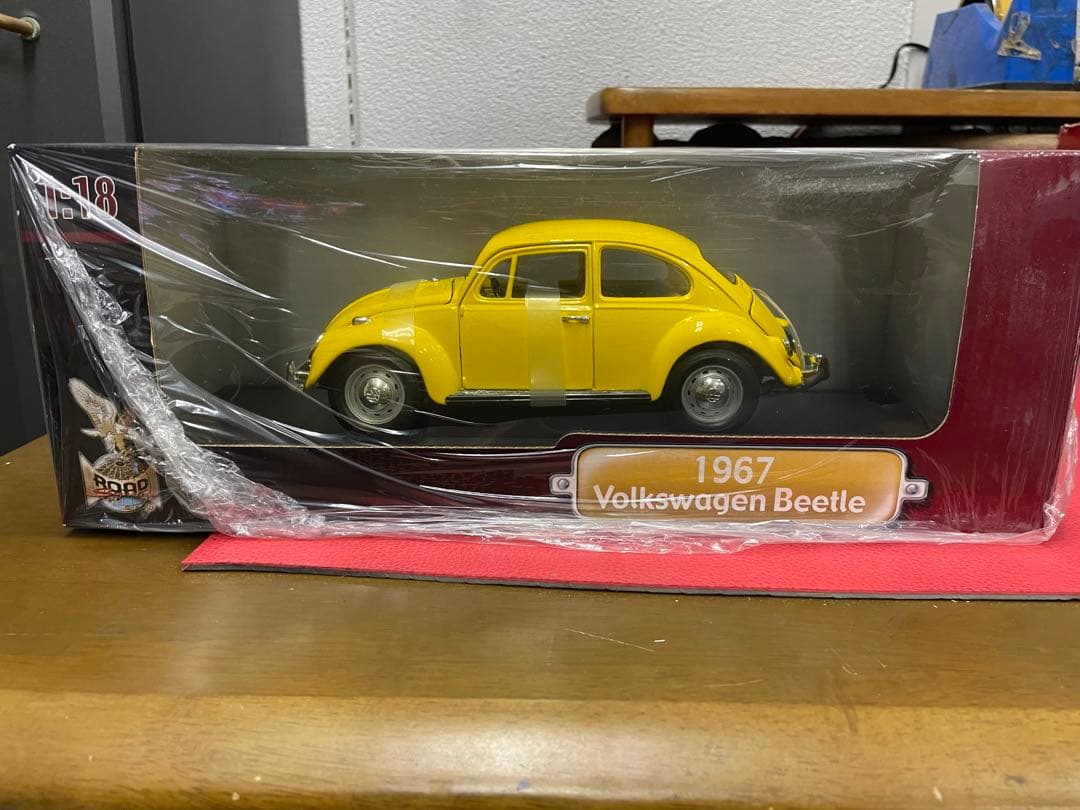 フォルクスワーゲン　ビートル　黄色