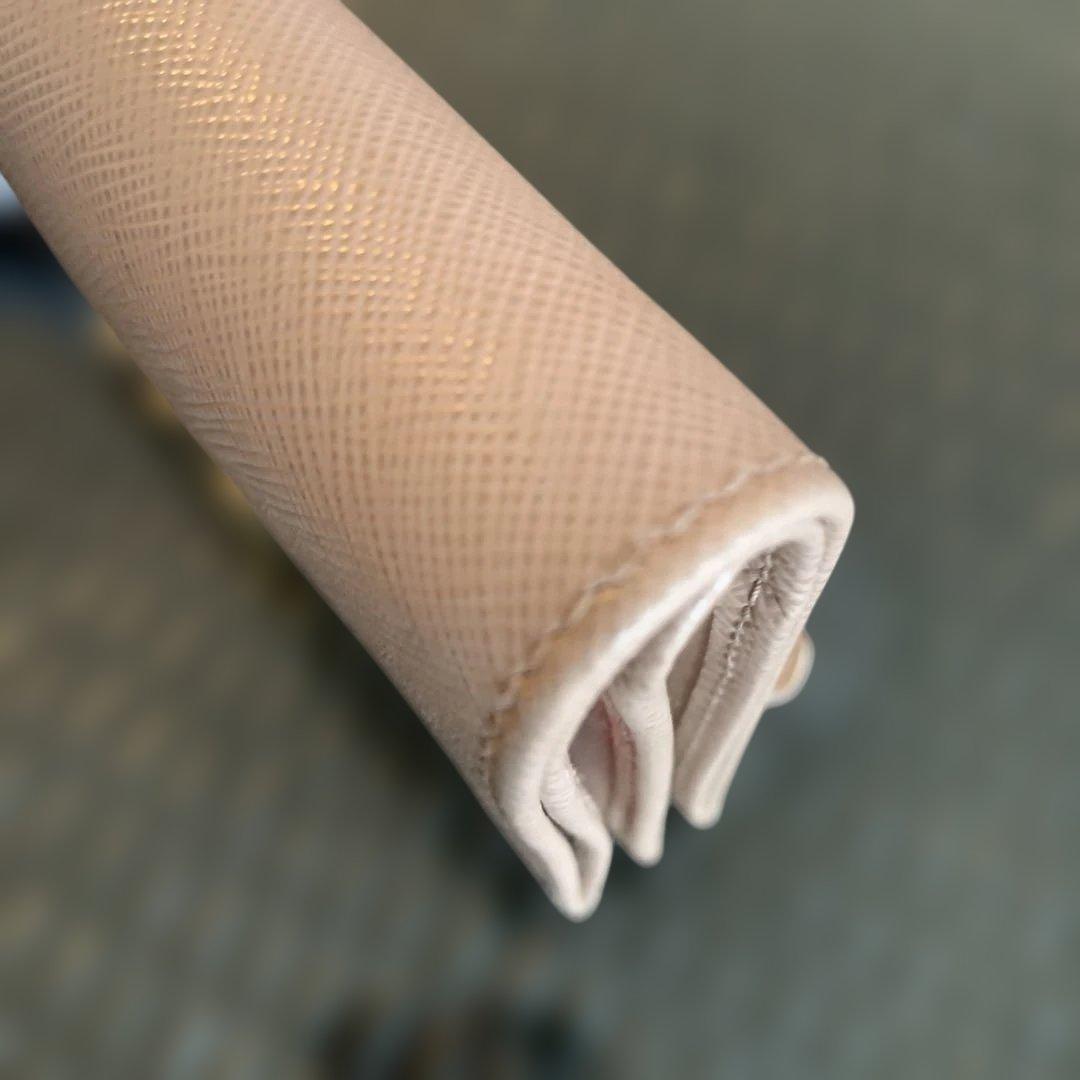 PRADA サフィアーノレザー 財布 ベージュ