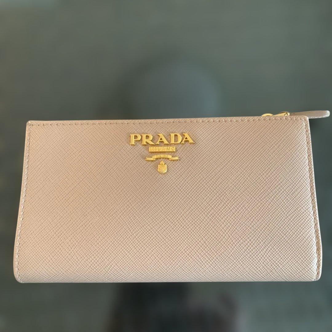PRADA サフィアーノレザー 財布 ベージュ