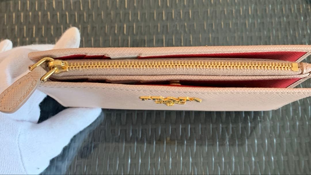 PRADA サフィアーノレザー 財布 ベージュ