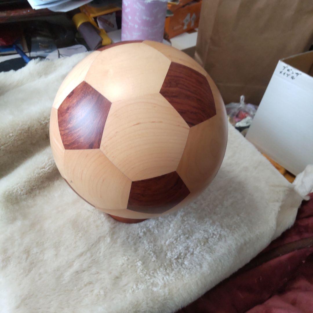 最終値下げ　サッカー　新品未使用　極美品✨木で作られたサッカーボール