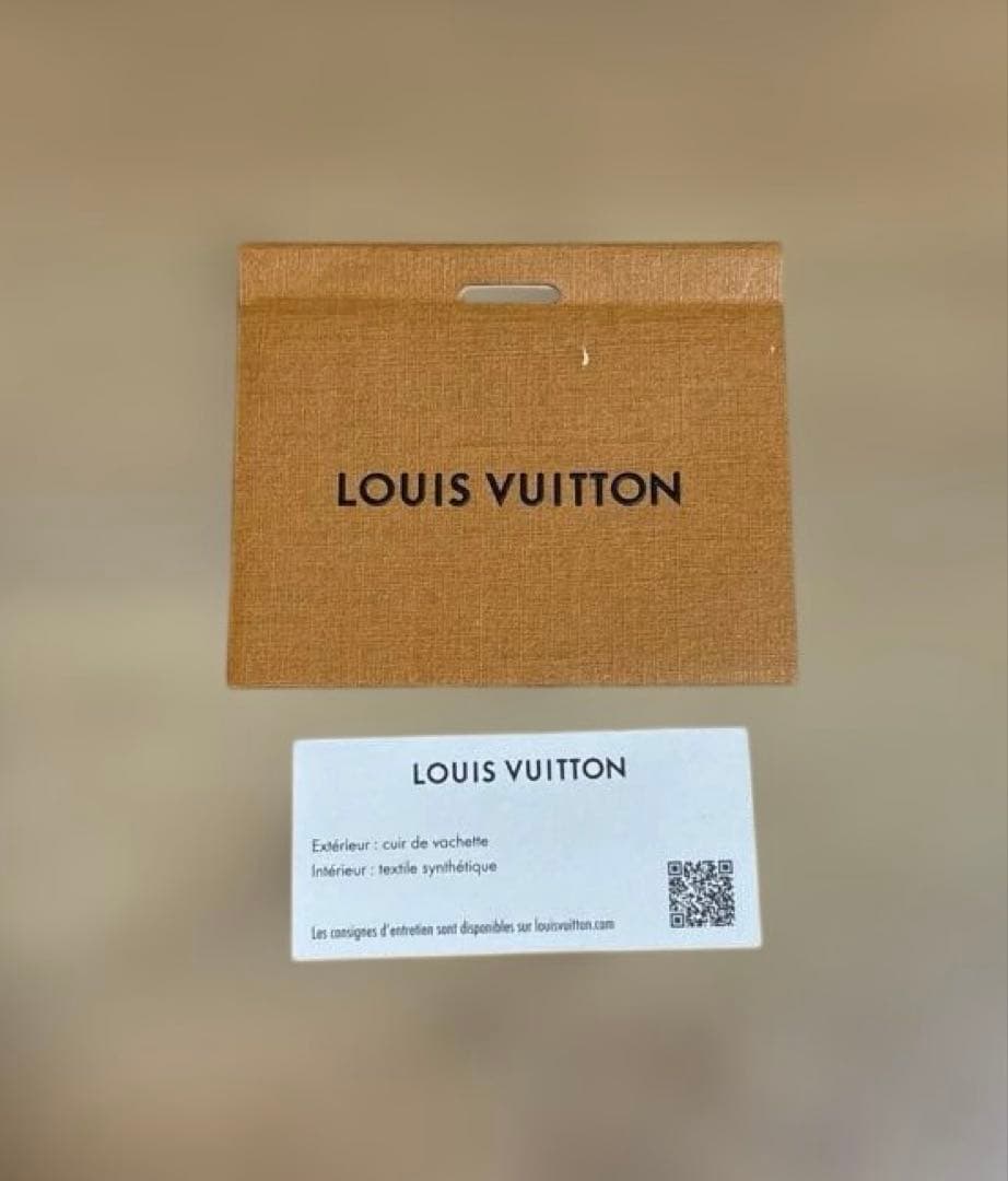 LOUIS VUITTON トゥルース・エリザベット ポーチ ペンケース