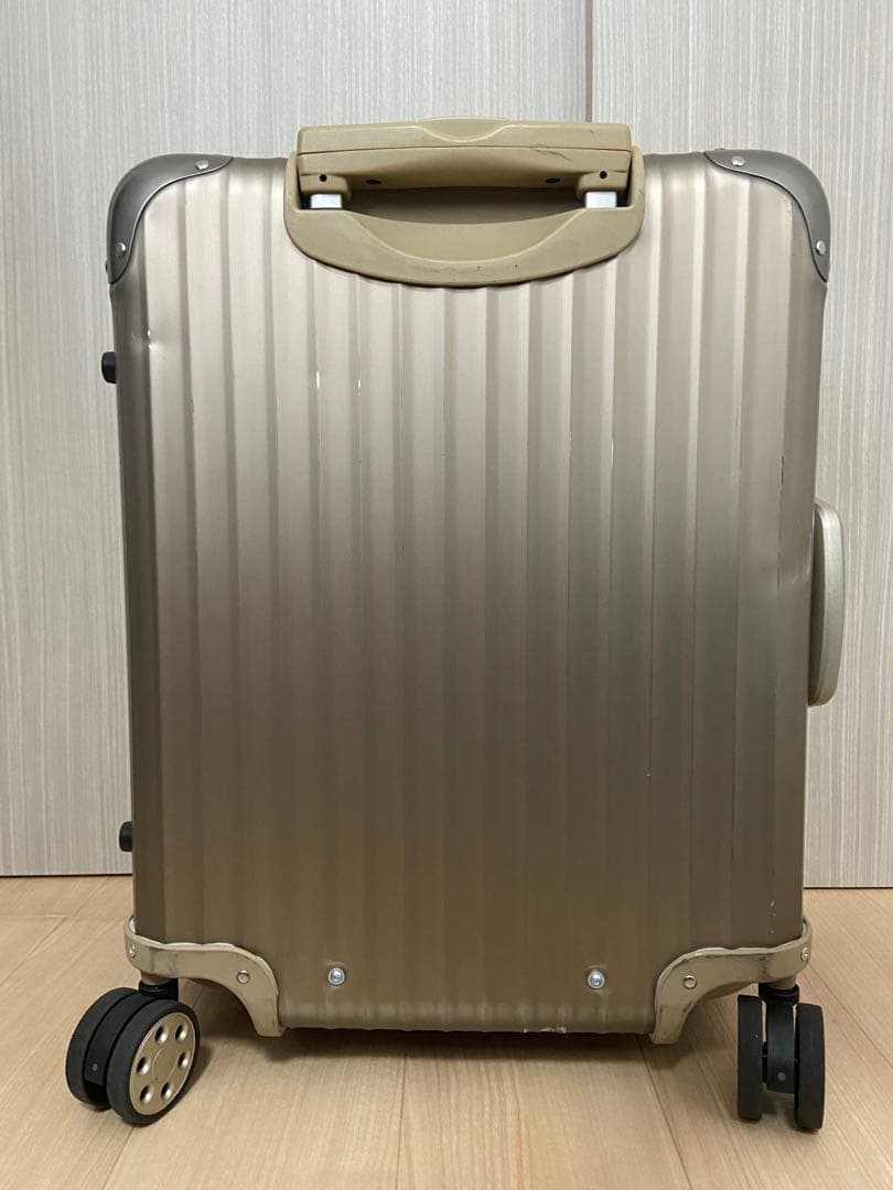 y*b様 リモワ RIMOWA TITANIUM 56 48L 945.56